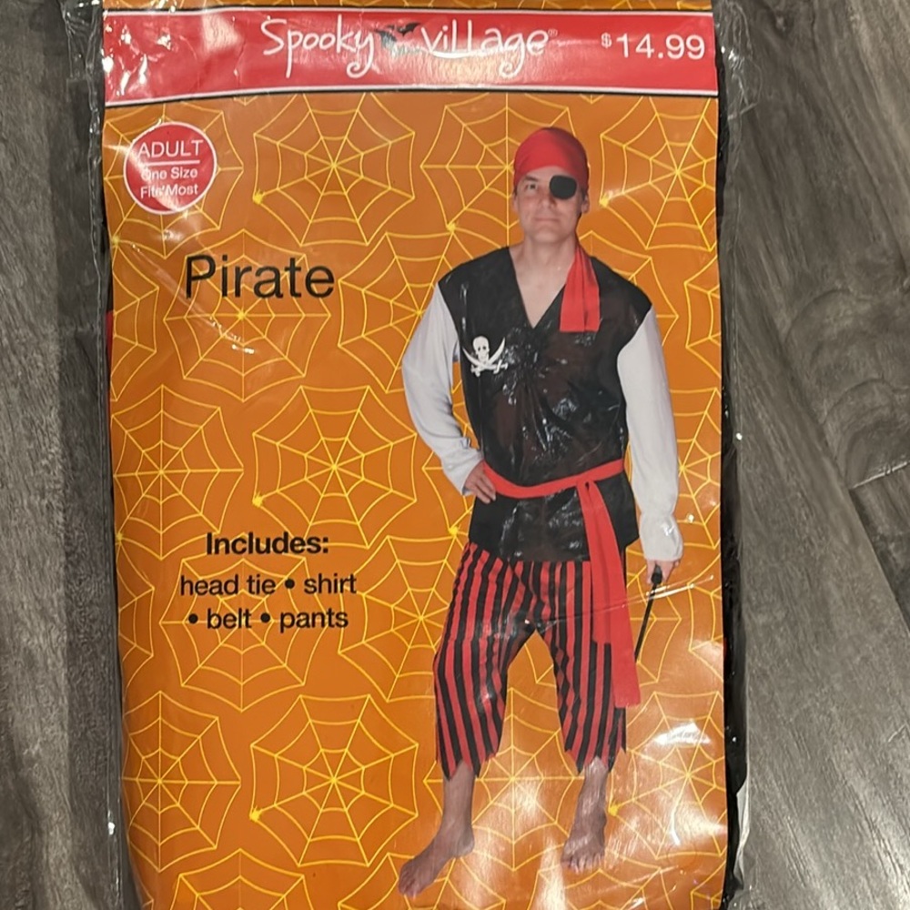 NWT Adult men’s Pirate Costume